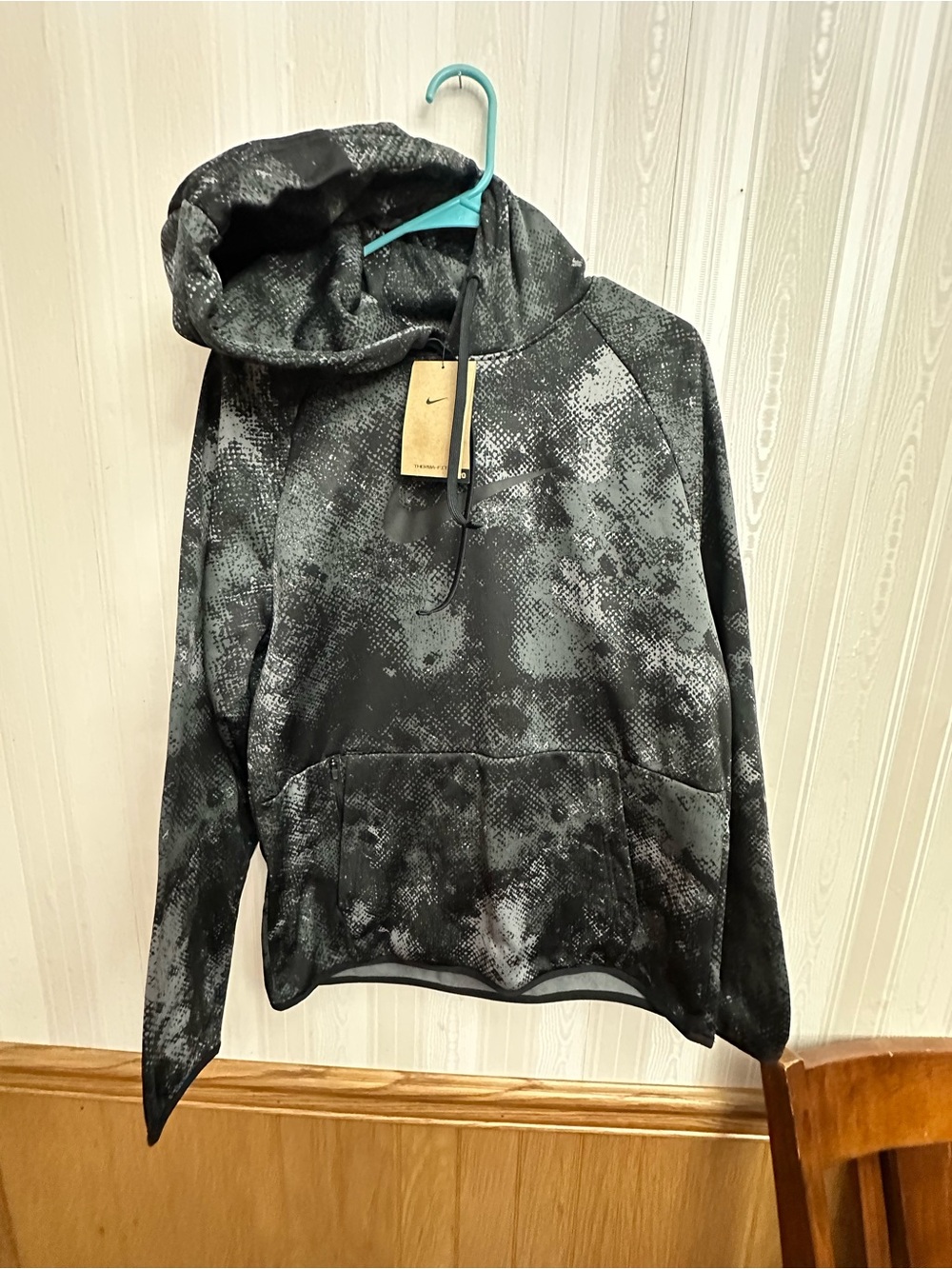 Nike Men’s Black/Grey Crewneck Pullover Hoodie